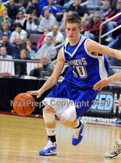 Thumbnail 2 in Lampeter-Strasburg vs. Eastern York (D3 Semifinals) photogallery.