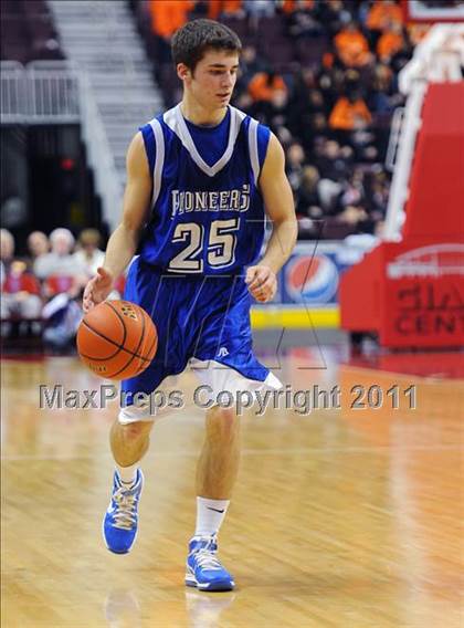 Thumbnail 1 in Lampeter-Strasburg vs. Eastern York (D3 Semifinals) photogallery.