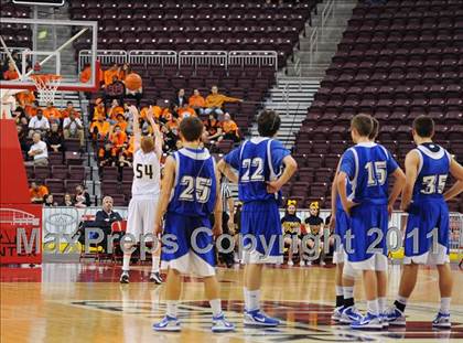 Thumbnail 1 in Lampeter-Strasburg vs. Eastern York (D3 Semifinals) photogallery.
