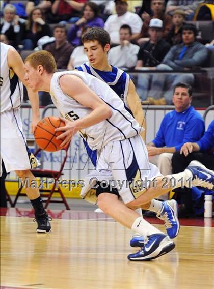 Thumbnail 2 in Lampeter-Strasburg vs. Eastern York (D3 Semifinals) photogallery.