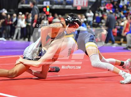 Thumbnail 3 in UIL State Championships - 6A 106lb Final photogallery.