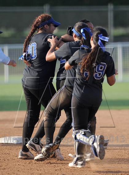 Thumbnail 2 in Chino vs. Lakewood (CIF SS D2 Final) photogallery.