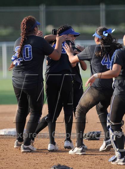 Thumbnail 3 in Chino vs. Lakewood (CIF SS D2 Final) photogallery.