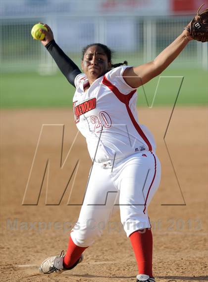 Thumbnail 2 in Chino vs. Lakewood (CIF SS D2 Final) photogallery.