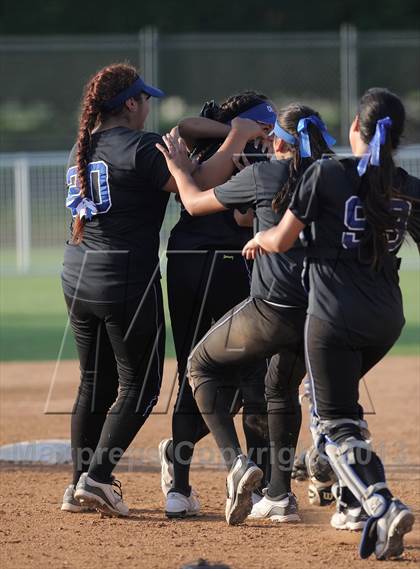 Thumbnail 1 in Chino vs. Lakewood (CIF SS D2 Final) photogallery.