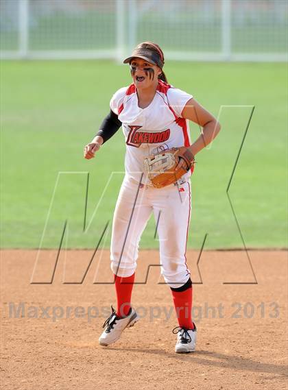 Thumbnail 2 in Chino vs. Lakewood (CIF SS D2 Final) photogallery.