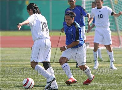 Thumbnail 2 in Salesian vs. Avenal (CIF SoCal Regional D3 Final) photogallery.