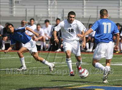 Thumbnail 2 in Salesian vs. Avenal (CIF SoCal Regional D3 Final) photogallery.