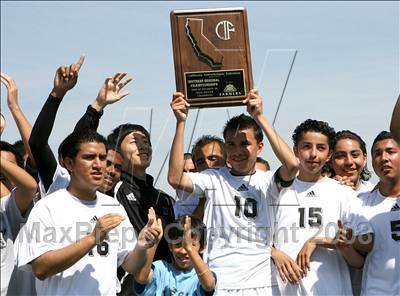 Thumbnail 2 in Salesian vs. Avenal (CIF SoCal Regional D3 Final) photogallery.