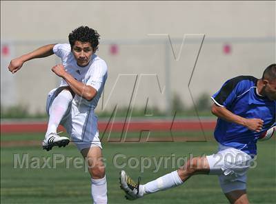 Thumbnail 2 in Salesian vs. Avenal (CIF SoCal Regional D3 Final) photogallery.