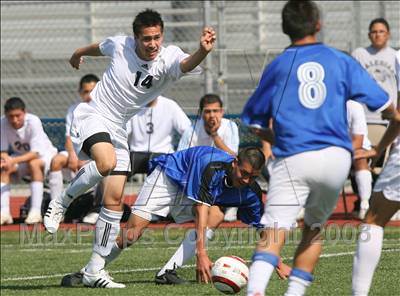 Thumbnail 2 in Salesian vs. Avenal (CIF SoCal Regional D3 Final) photogallery.