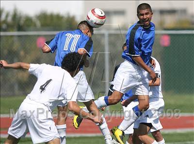 Thumbnail 3 in Salesian vs. Avenal (CIF SoCal Regional D3 Final) photogallery.