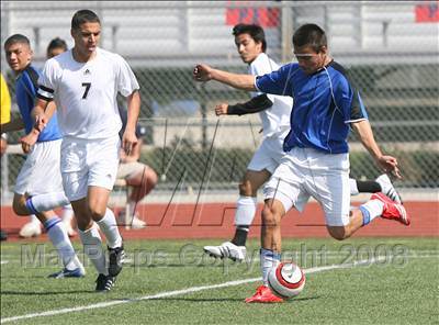 Thumbnail 2 in Salesian vs. Avenal (CIF SoCal Regional D3 Final) photogallery.