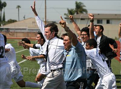 Thumbnail 2 in Salesian vs. Avenal (CIF SoCal Regional D3 Final) photogallery.