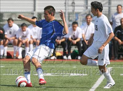 Thumbnail 2 in Salesian vs. Avenal (CIF SoCal Regional D3 Final) photogallery.
