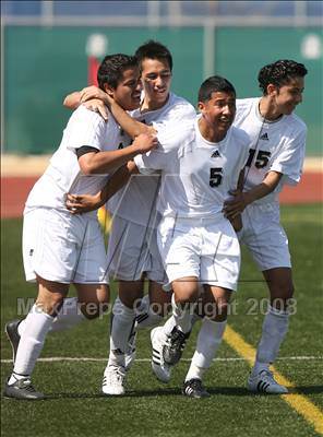 Thumbnail 2 in Salesian vs. Avenal (CIF SoCal Regional D3 Final) photogallery.
