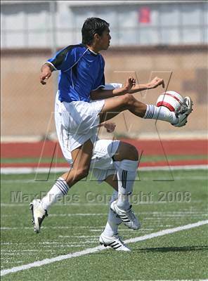 Thumbnail 3 in Salesian vs. Avenal (CIF SoCal Regional D3 Final) photogallery.