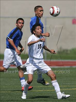 Thumbnail 2 in Salesian vs. Avenal (CIF SoCal Regional D3 Final) photogallery.