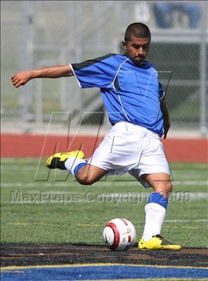 Thumbnail 2 in Salesian vs. Avenal (CIF SoCal Regional D3 Final) photogallery.