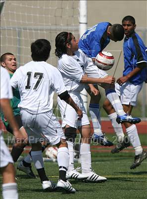 Thumbnail 2 in Salesian vs. Avenal (CIF SoCal Regional D3 Final) photogallery.