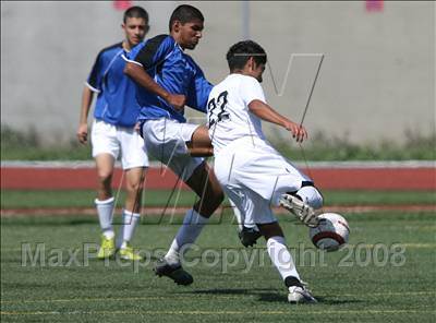 Thumbnail 2 in Salesian vs. Avenal (CIF SoCal Regional D3 Final) photogallery.