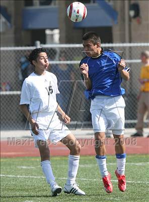 Thumbnail 2 in Salesian vs. Avenal (CIF SoCal Regional D3 Final) photogallery.
