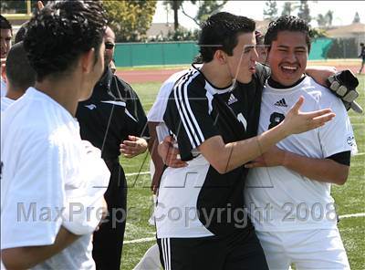 Thumbnail 2 in Salesian vs. Avenal (CIF SoCal Regional D3 Final) photogallery.