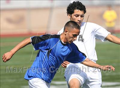 Thumbnail 2 in Salesian vs. Avenal (CIF SoCal Regional D3 Final) photogallery.