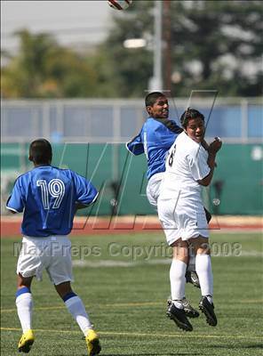 Thumbnail 2 in Salesian vs. Avenal (CIF SoCal Regional D3 Final) photogallery.