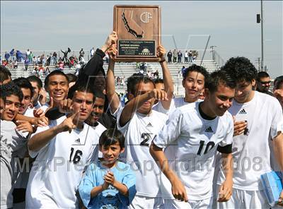 Thumbnail 3 in Salesian vs. Avenal (CIF SoCal Regional D3 Final) photogallery.
