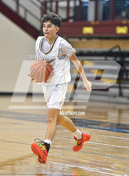 Thumbnail 3 in Sandia Prep @ Mesa Vista (Braves Invitational at Santa Fe Indian School) photogallery.
