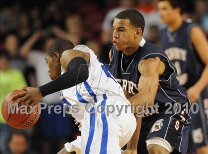 Thumbnail 2 in Terry Sanford vs. Lake Norman (NCHSAA Class 4A Final) photogallery.