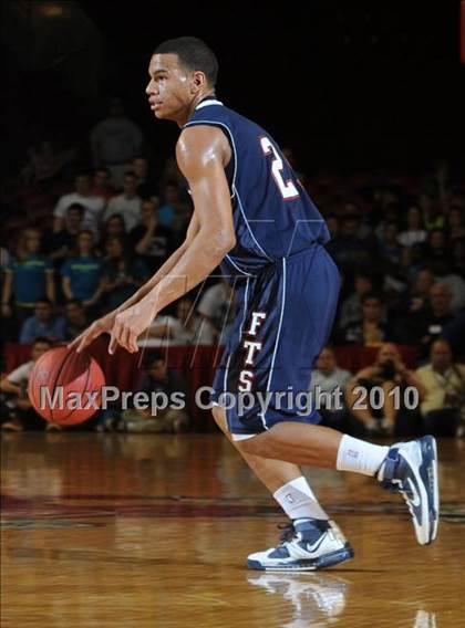 Thumbnail 2 in Terry Sanford vs. Lake Norman (NCHSAA Class 4A Final) photogallery.
