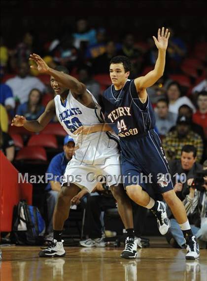 Thumbnail 3 in Terry Sanford vs. Lake Norman (NCHSAA Class 4A Final) photogallery.