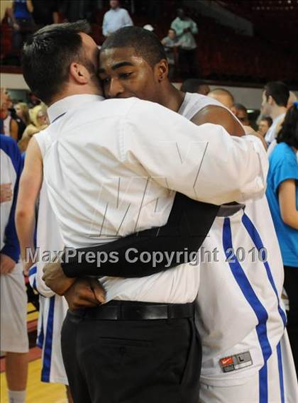 Thumbnail 1 in Terry Sanford vs. Lake Norman (NCHSAA Class 4A Final) photogallery.