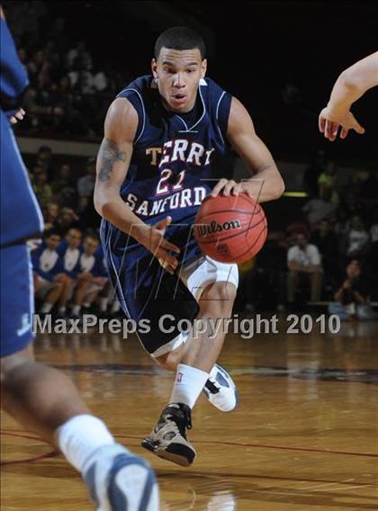Thumbnail 2 in Terry Sanford vs. Lake Norman (NCHSAA Class 4A Final) photogallery.