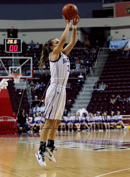 Thumbnail 2 in Bethlehem Catholic vs. South Park (PIAA Class AAA Final) photogallery.