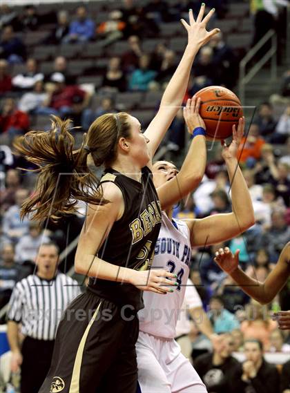 Thumbnail 3 in Bethlehem Catholic vs. South Park (PIAA Class AAA Final) photogallery.