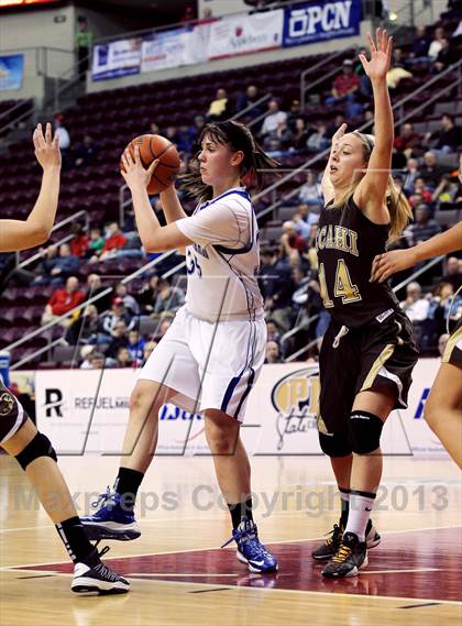 Thumbnail 1 in Bethlehem Catholic vs. South Park (PIAA Class AAA Final) photogallery.