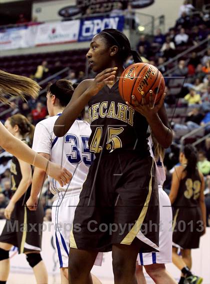 Thumbnail 3 in Bethlehem Catholic vs. South Park (PIAA Class AAA Final) photogallery.