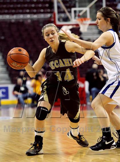 Thumbnail 2 in Bethlehem Catholic vs. South Park (PIAA Class AAA Final) photogallery.