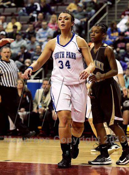 Thumbnail 2 in Bethlehem Catholic vs. South Park (PIAA Class AAA Final) photogallery.