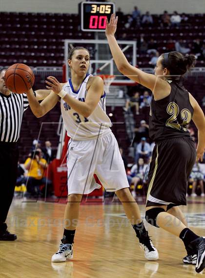 Thumbnail 3 in Bethlehem Catholic vs. South Park (PIAA Class AAA Final) photogallery.