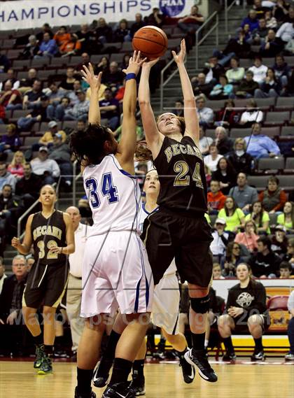 Thumbnail 2 in Bethlehem Catholic vs. South Park (PIAA Class AAA Final) photogallery.