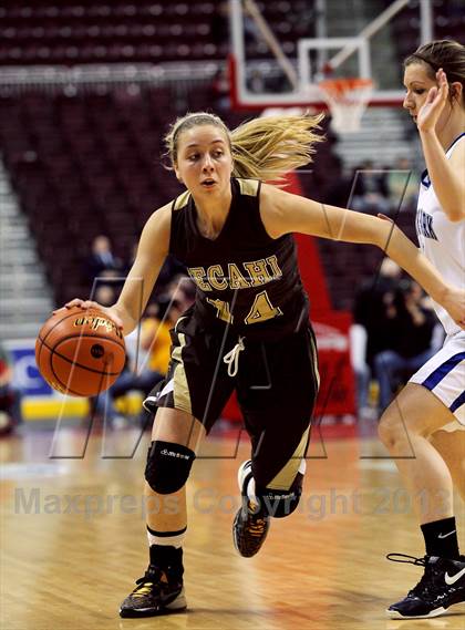 Thumbnail 3 in Bethlehem Catholic vs. South Park (PIAA Class AAA Final) photogallery.