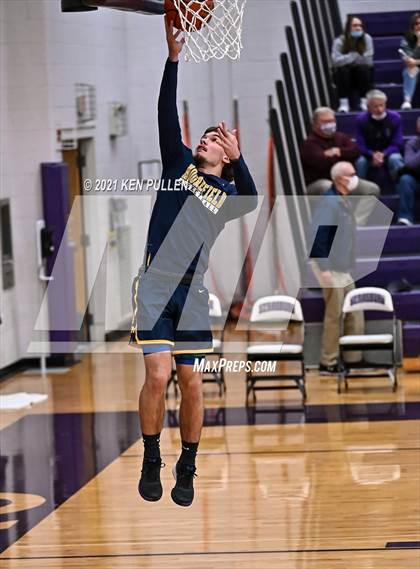 Thumbnail 1 in Moorefield @ Strasburg photogallery.