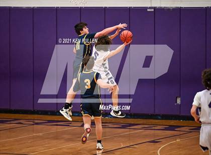 Thumbnail 1 in Moorefield @ Strasburg photogallery.