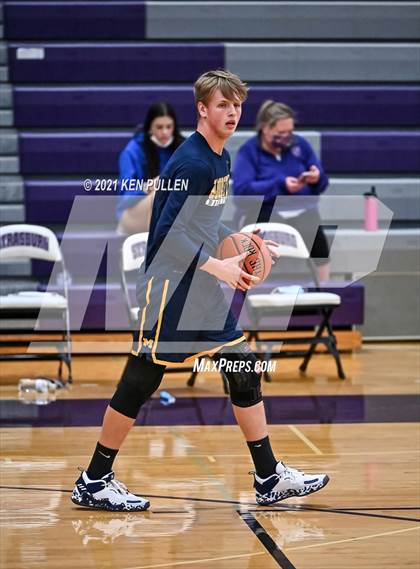 Thumbnail 1 in Moorefield @ Strasburg photogallery.