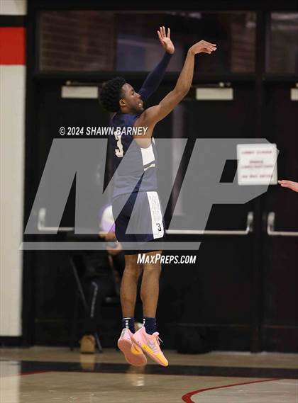 Thumbnail 3 in University vs. Sheridan (IHSAA 2A Sectional S43 Semifiinals) photogallery.