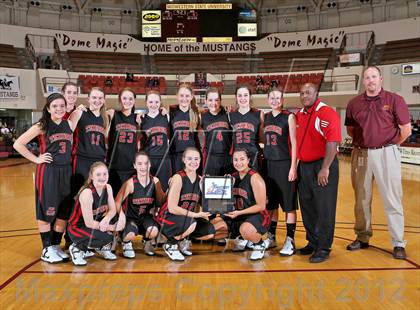 Thumbnail 3 in Petrolia vs. Texoma Christian (Fantasy of Lights) photogallery.